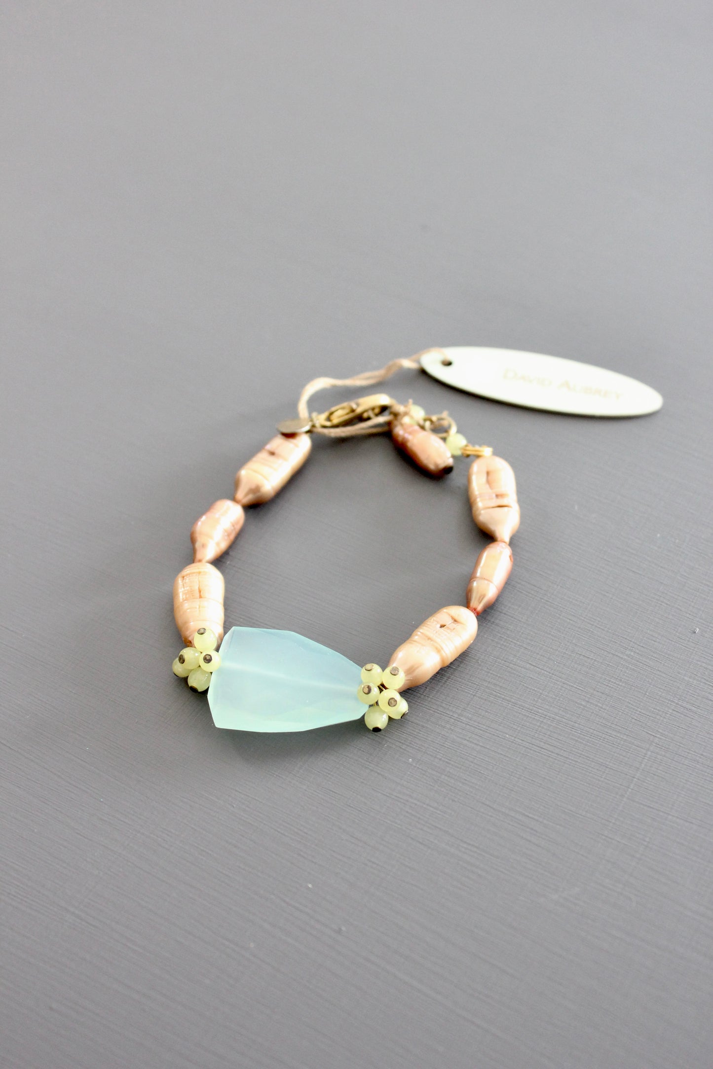 BAMB03 chalcedony and biwa pearl bracelet