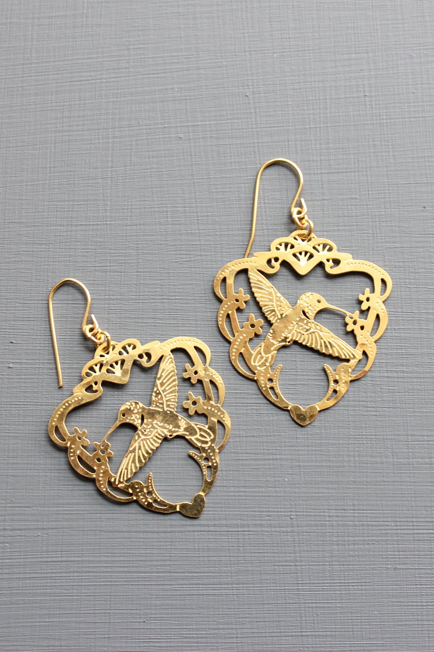 Hummingbird scalloped earrings 1.375 inches