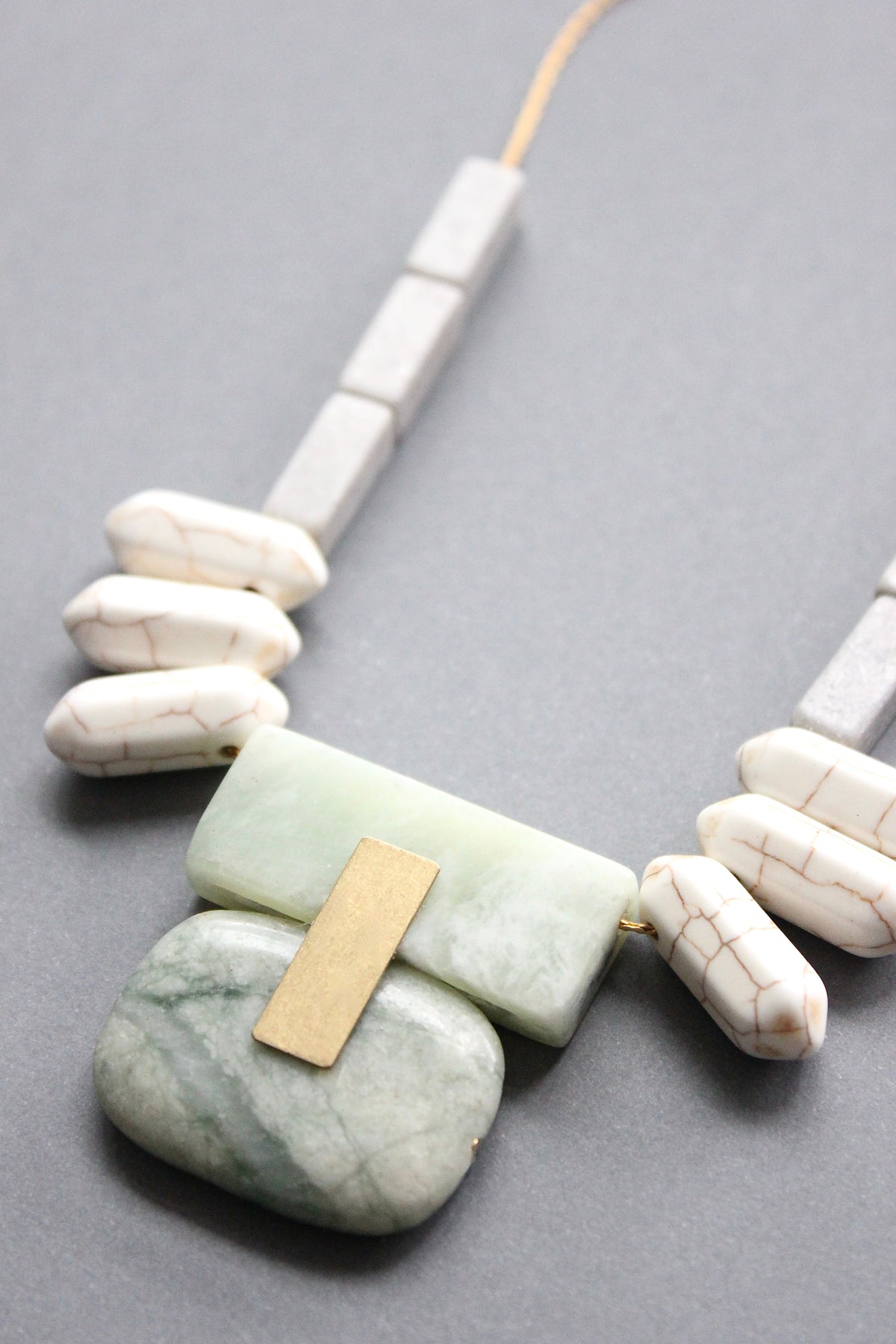 ISL2020 Mint and gray geometric stone necklace