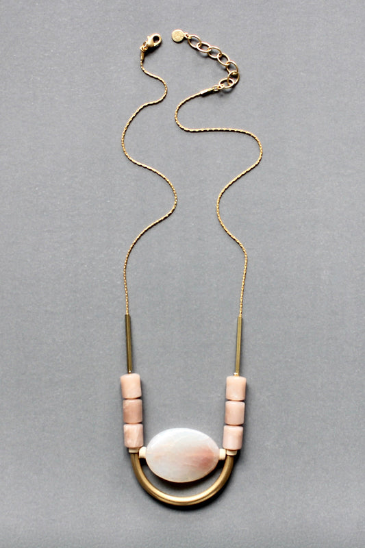 ISL222 Peach monstone and agate geometric necklace
