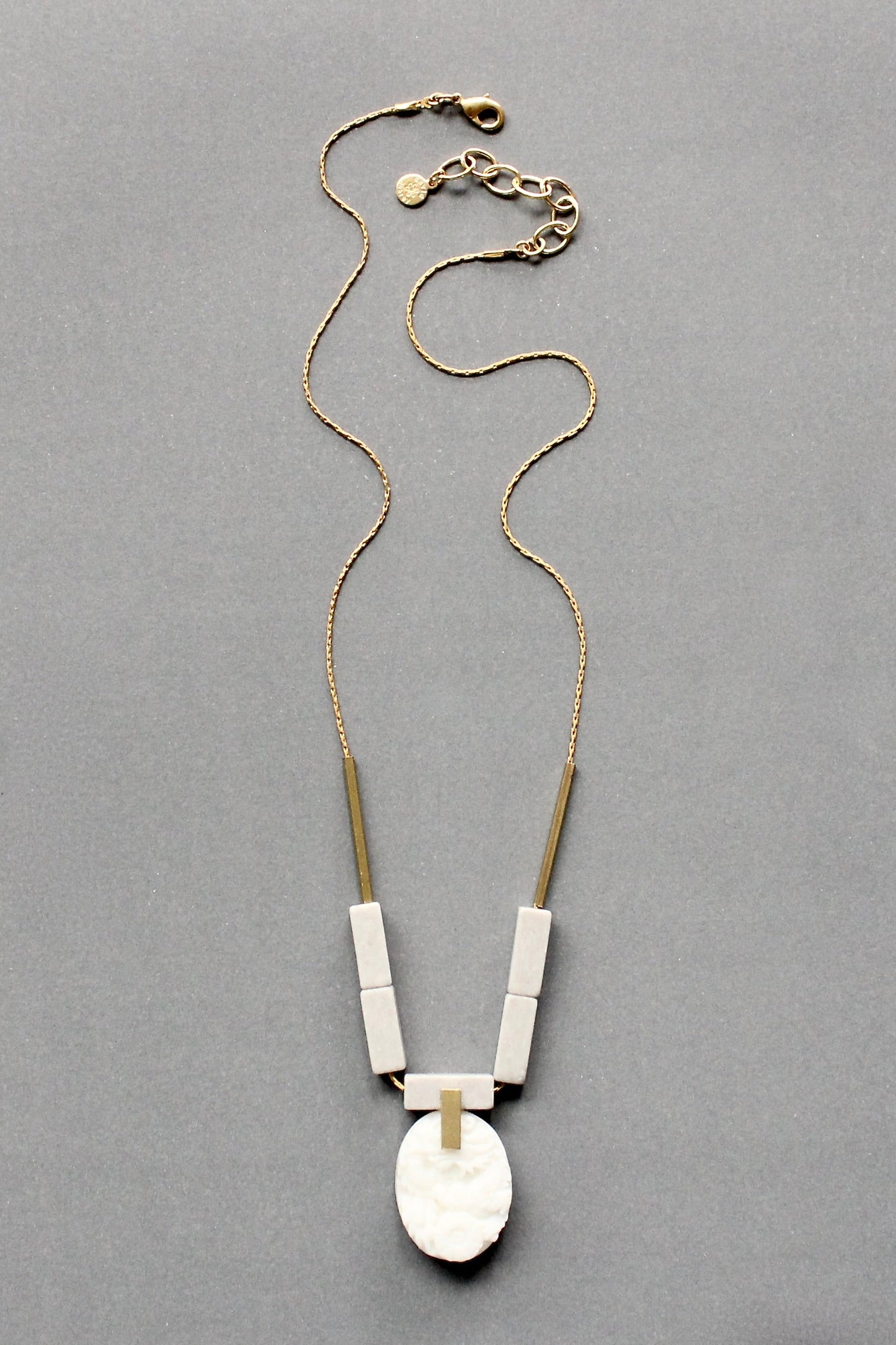 ISL320 Carved white jade geometric pendant necklace