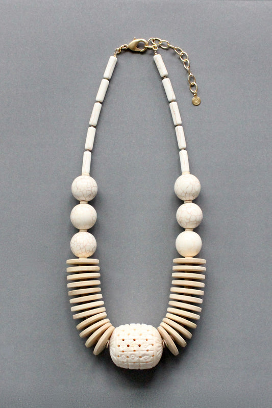 ISL5020 White statement carved necklace