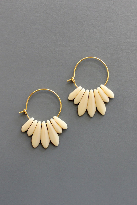 ISLE02 Mini matte cream colored hoop earrings