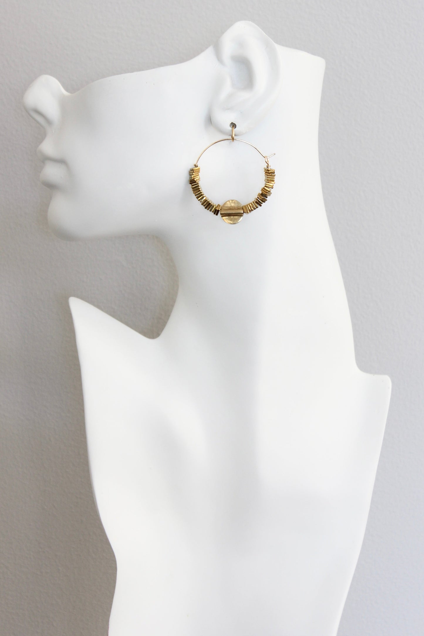ISLE05 Gold hematite hoop earrings