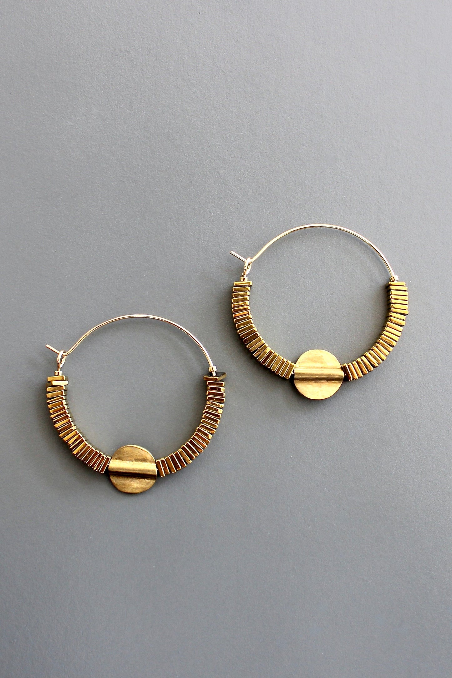 ISLE05 Gold hematite hoop earrings