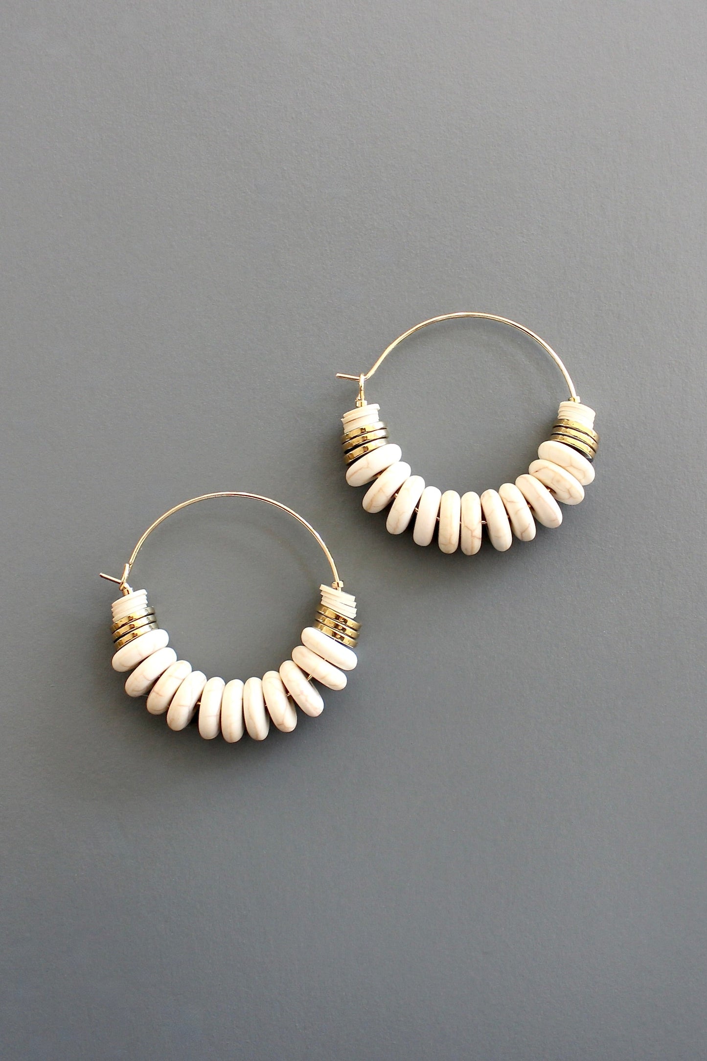 ISLE06 White disc hoop earrings