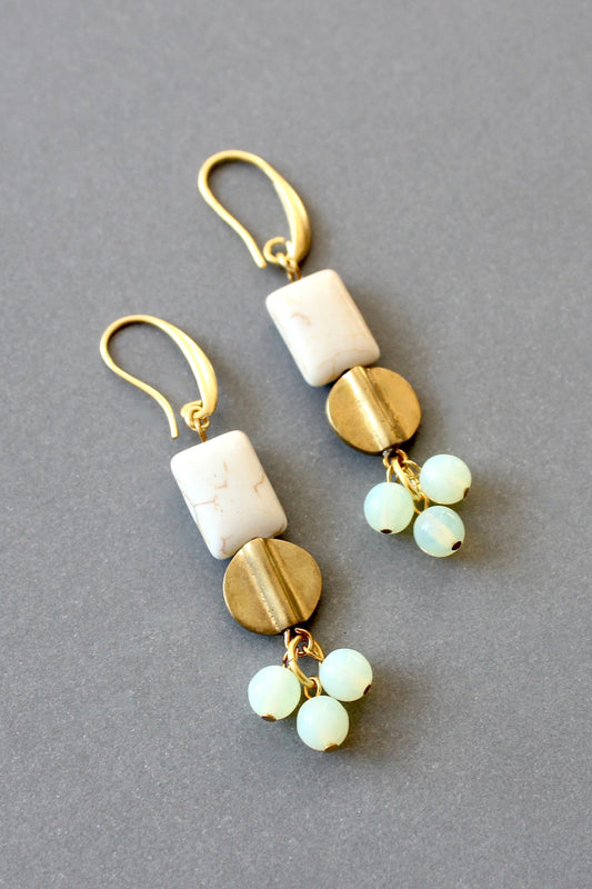 ISLE23 White cluster earrings