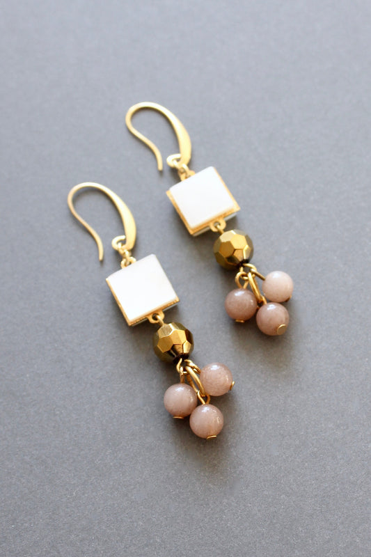ISLE28 Mother-of-pearl and mauve cluster earrings