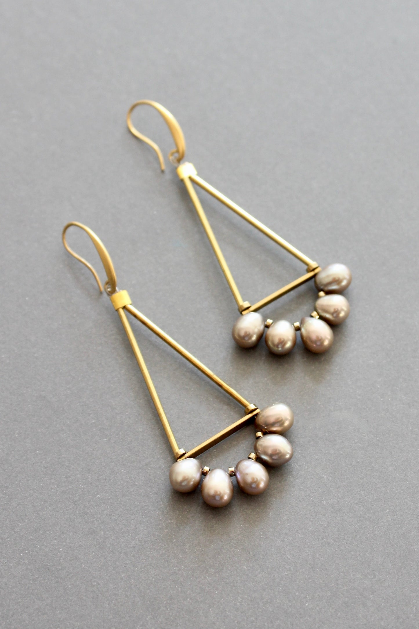 ISLE40 Freshwater pearl geometric earrings