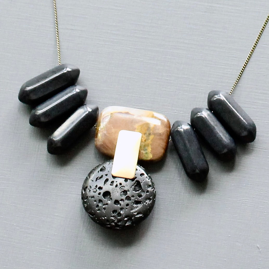 JLT419 black and agate Artdeco necklace