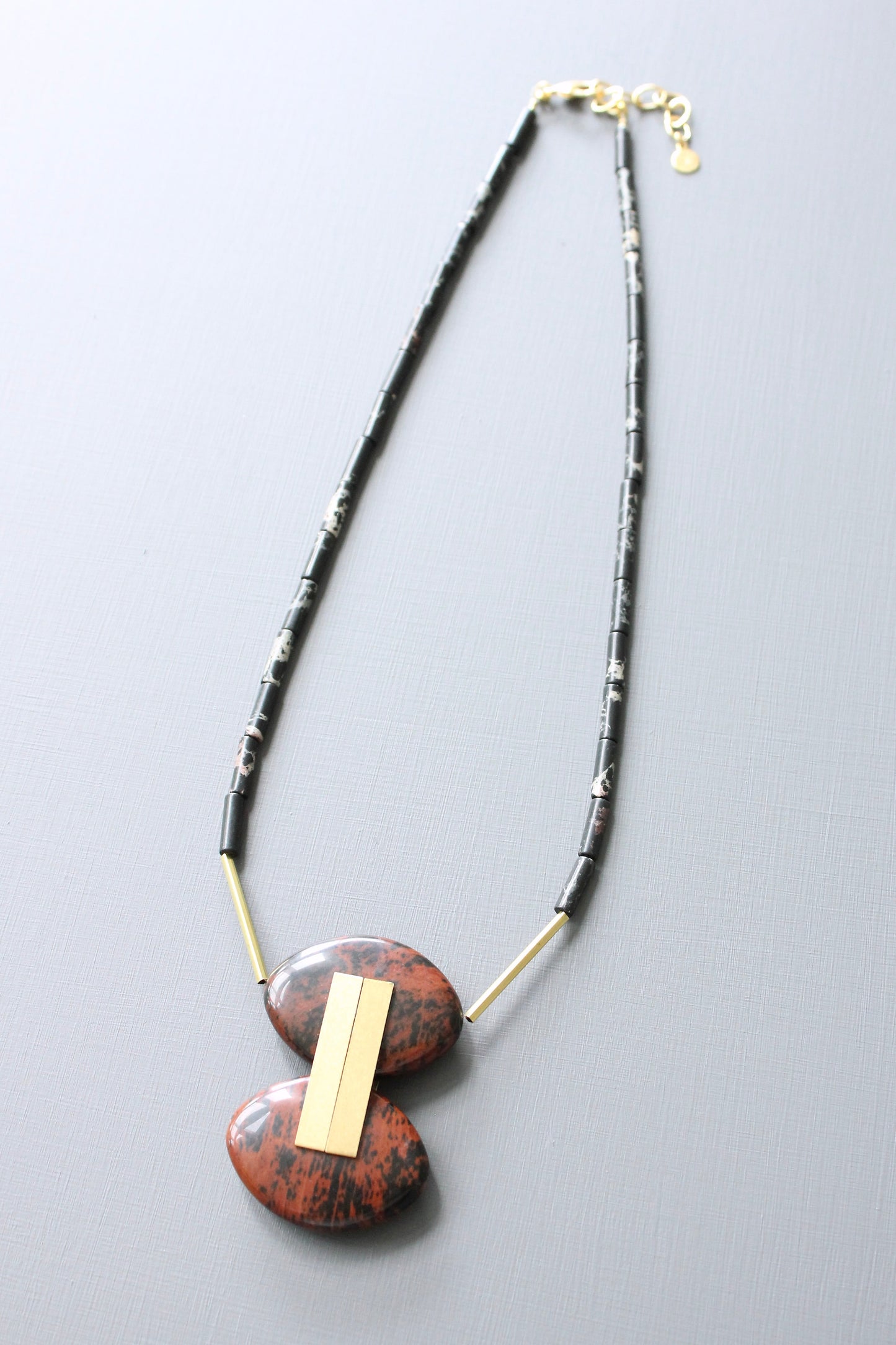 JLT621 burgundy geometric necklace