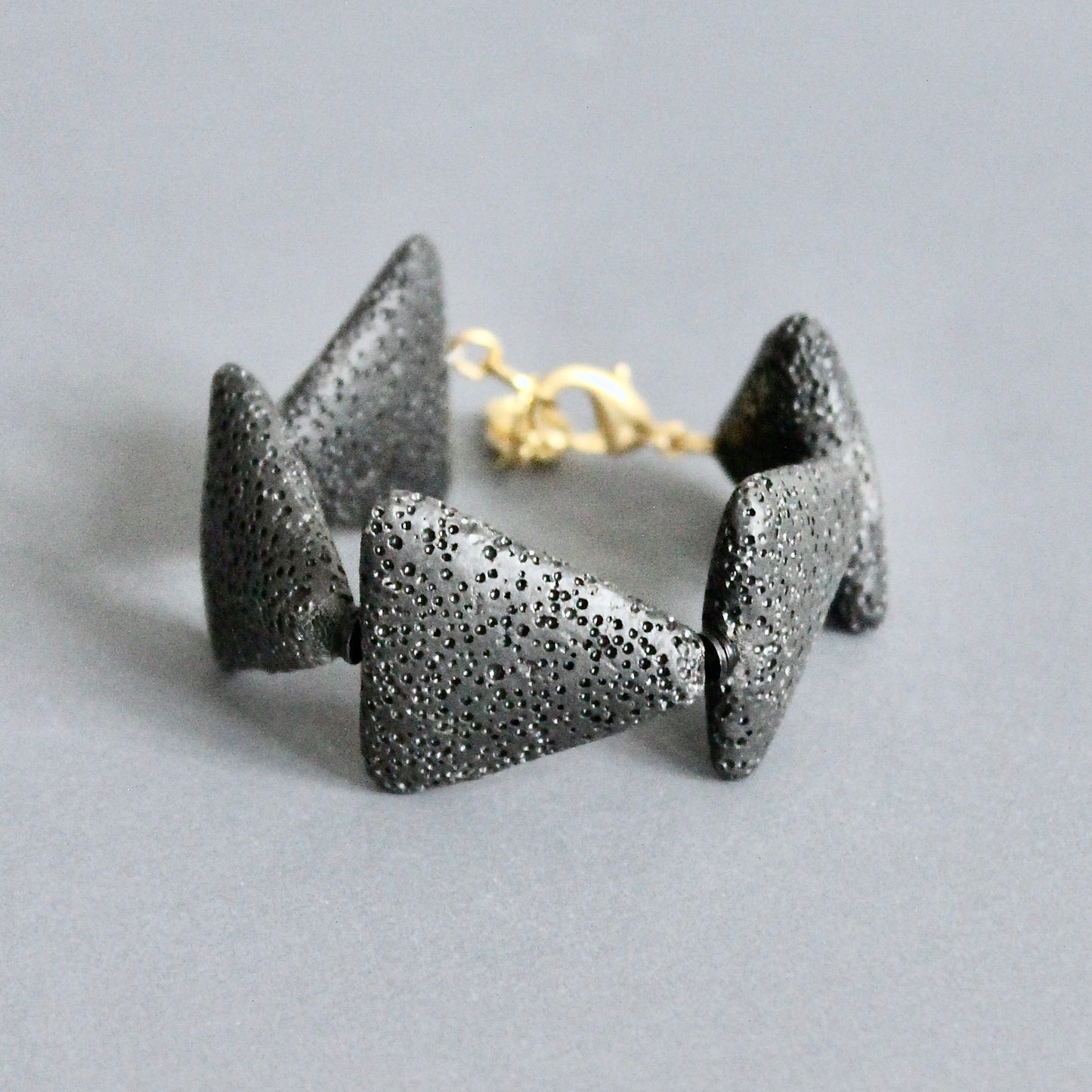 JLTB01 black triangle bracelet