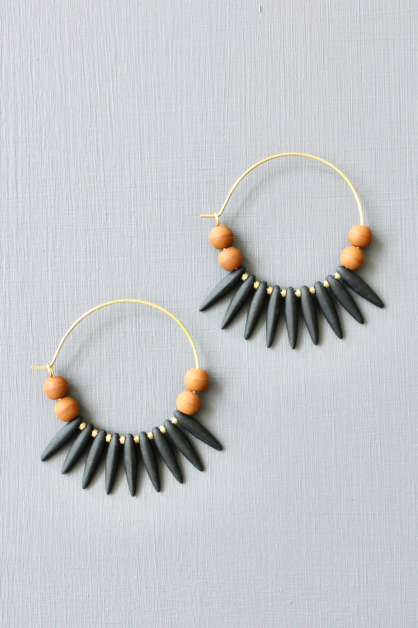 JLTE09 black and caramel brown hoop earrings