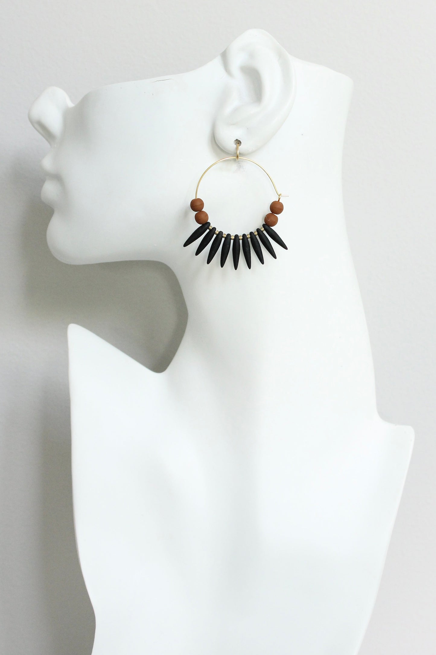 JLTE09 black and caramel brown hoop earrings