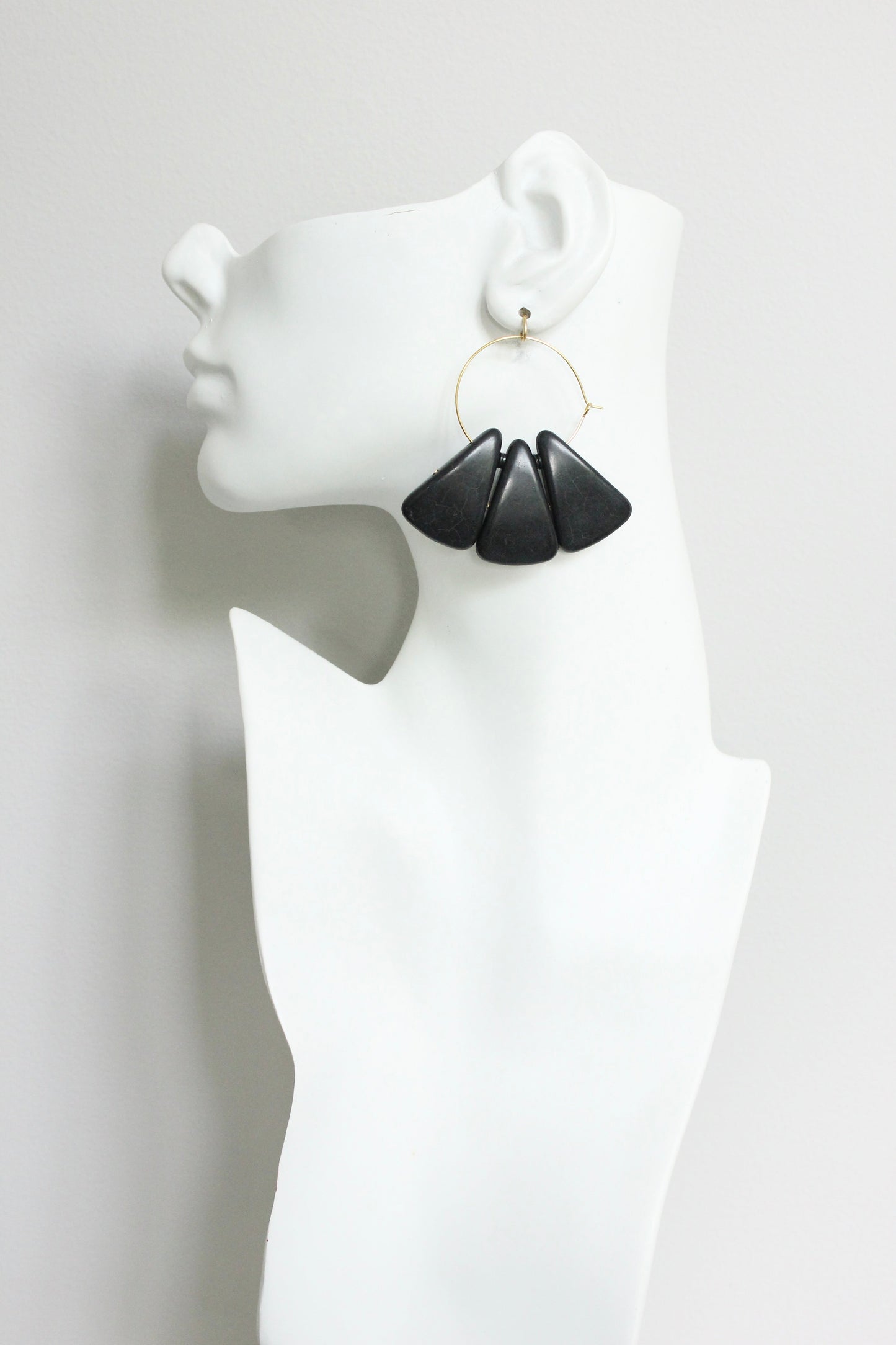 JLTE32 black lotus hoop earrings