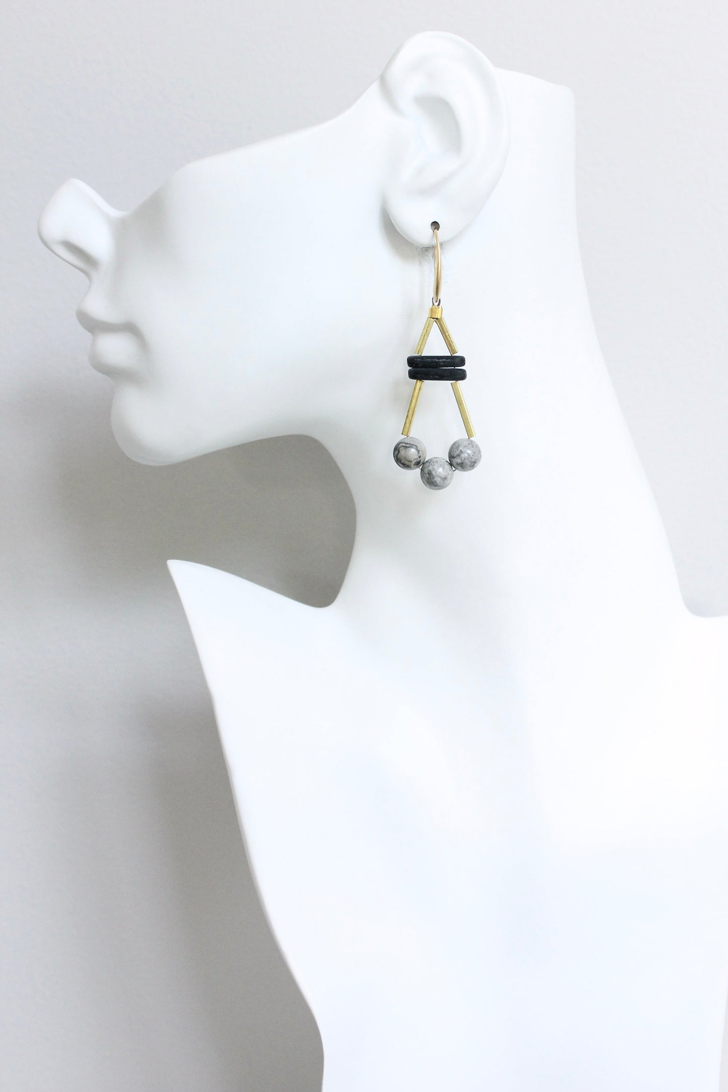 JLTE35 gray and black geometric earrings