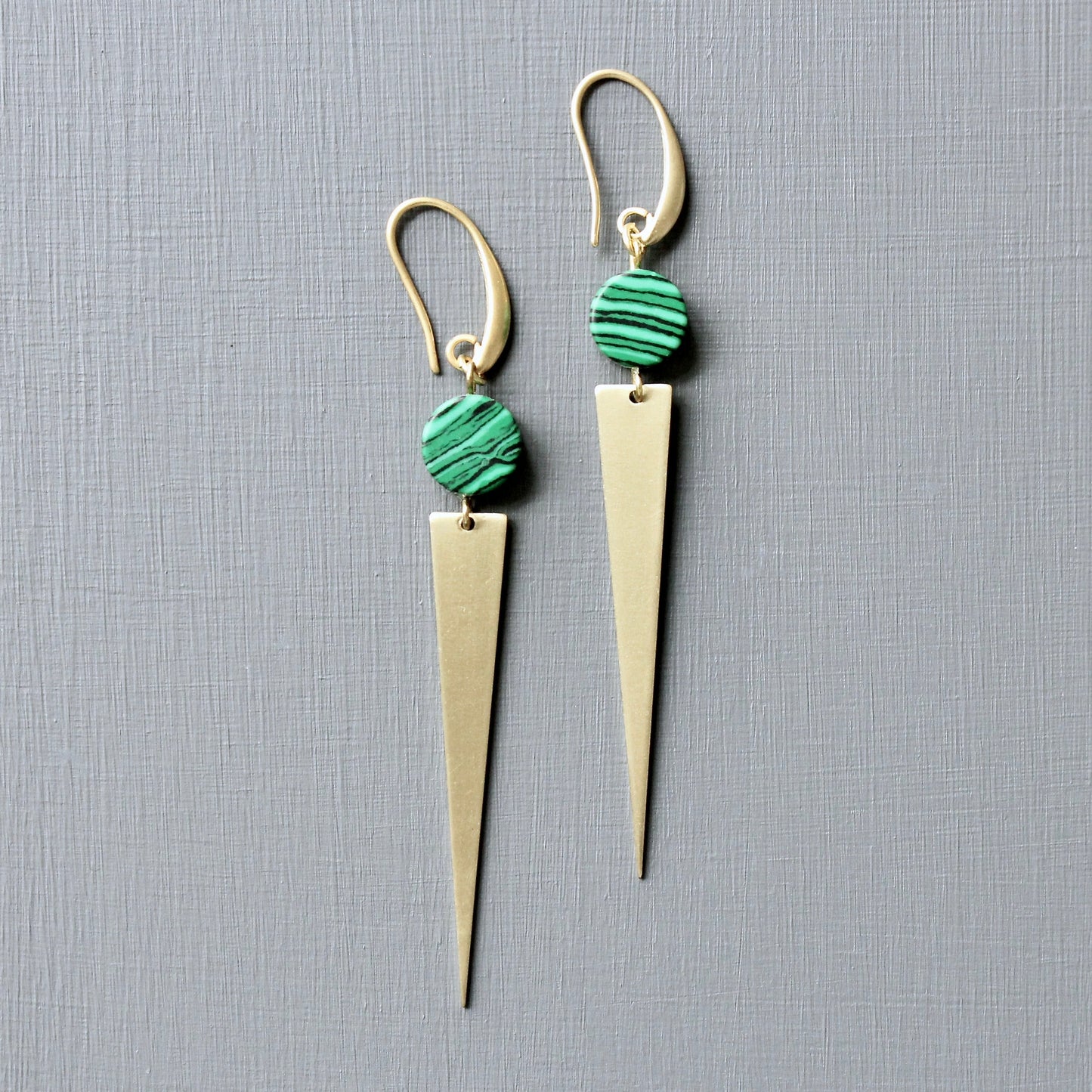 JLTE65 malachite and brass geometric earrings