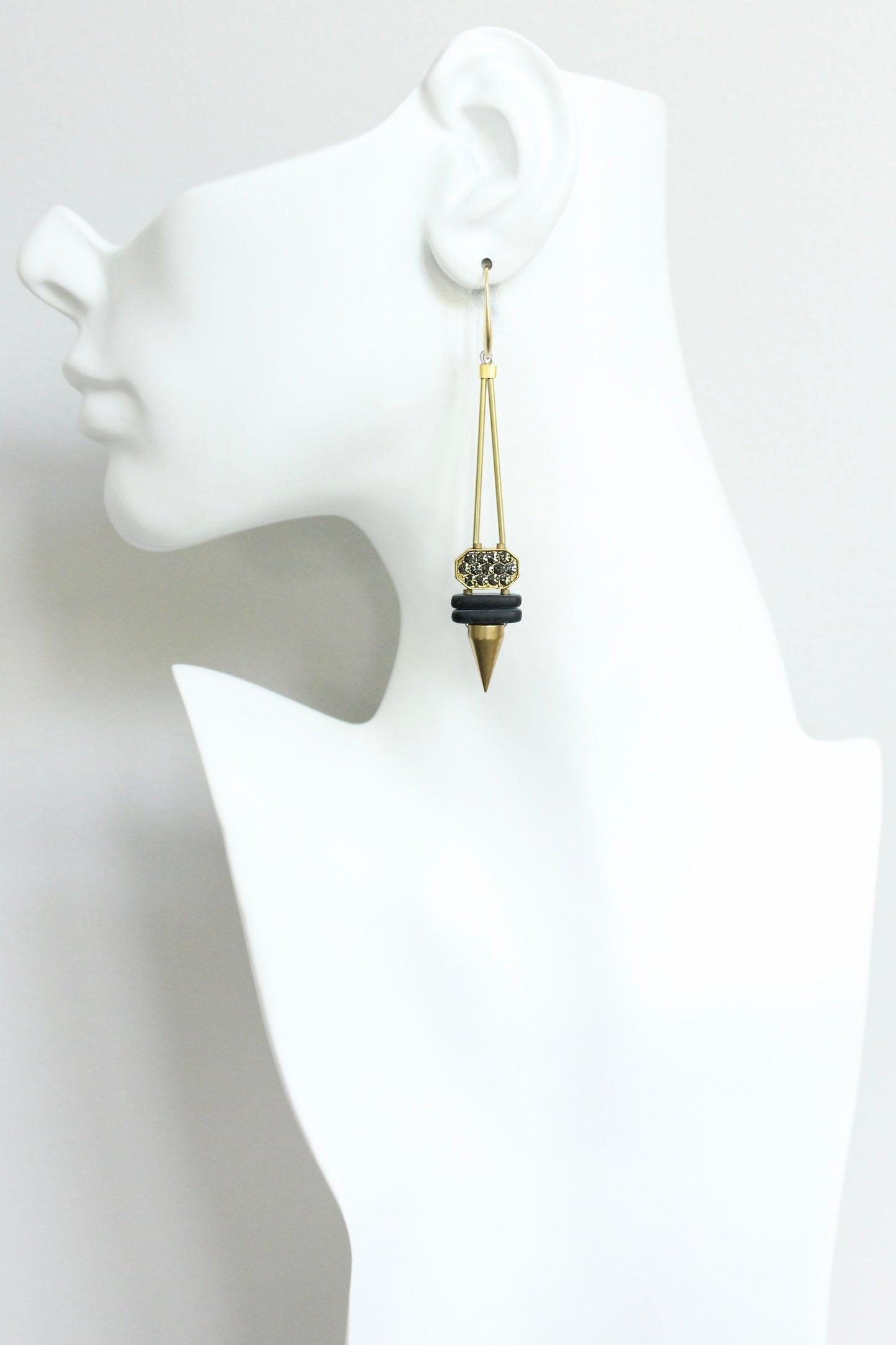 JLTE67 black glass and rhinestone spike earrings