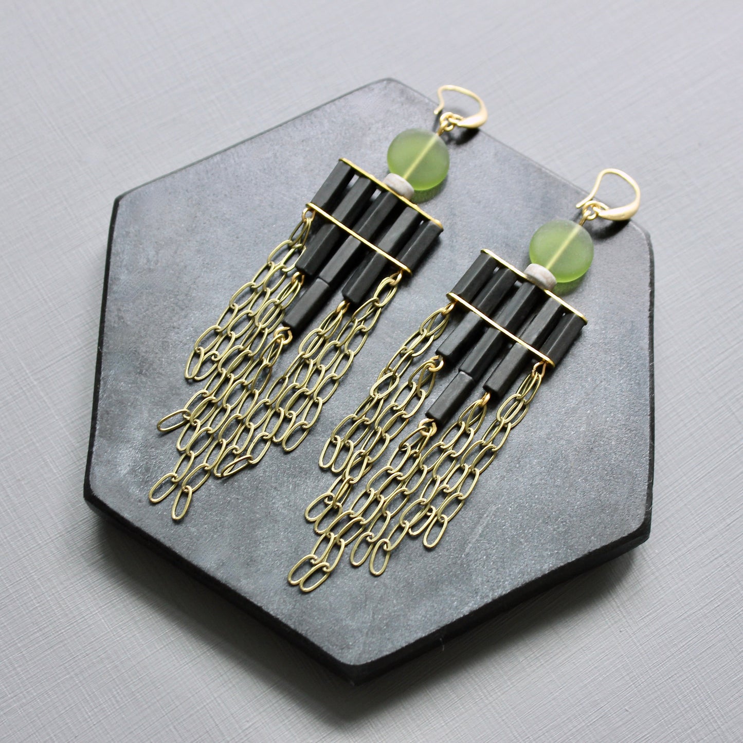 JLTE72 olivine and black shoulder duster earrings