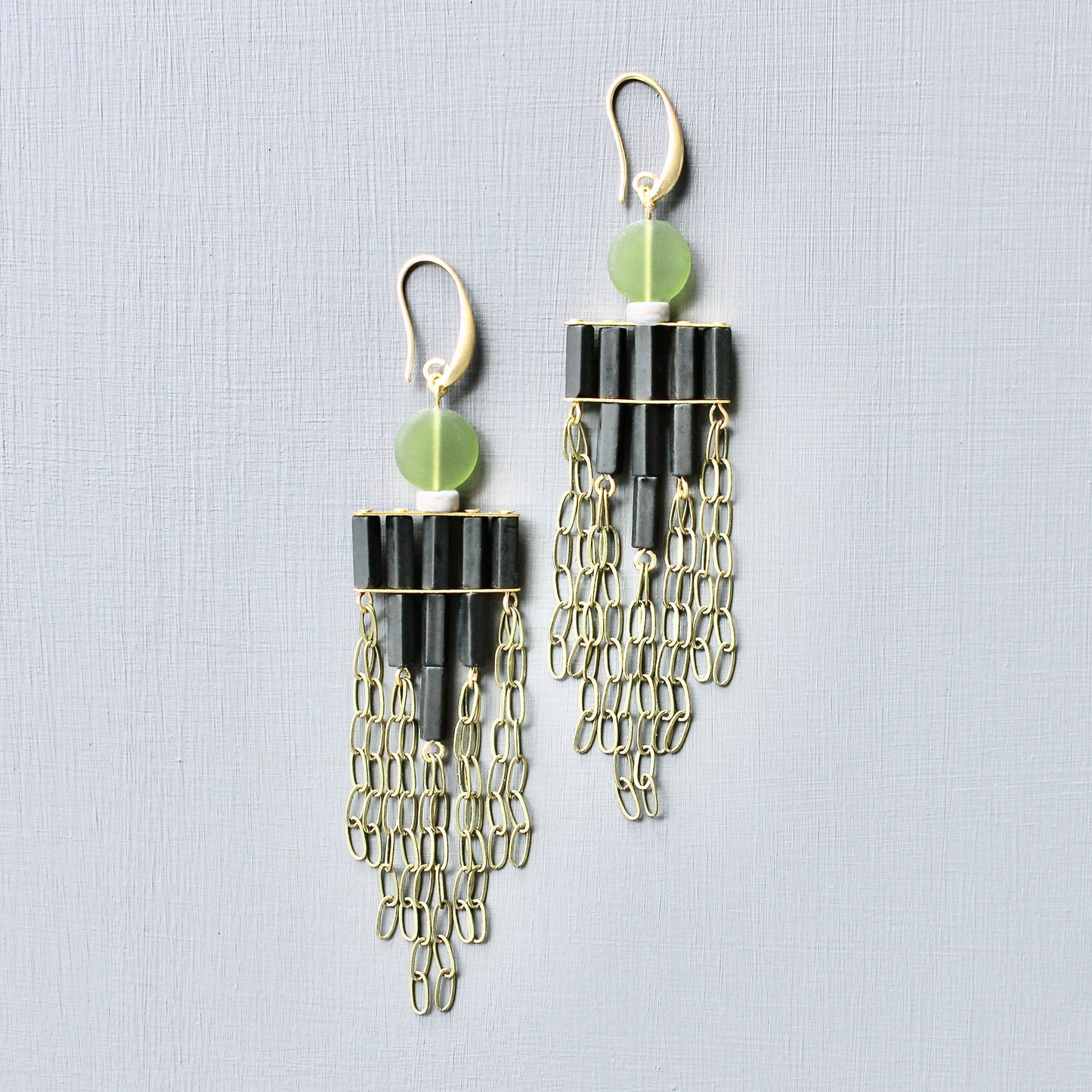 JLTE72 olivine and black shoulder duster earrings