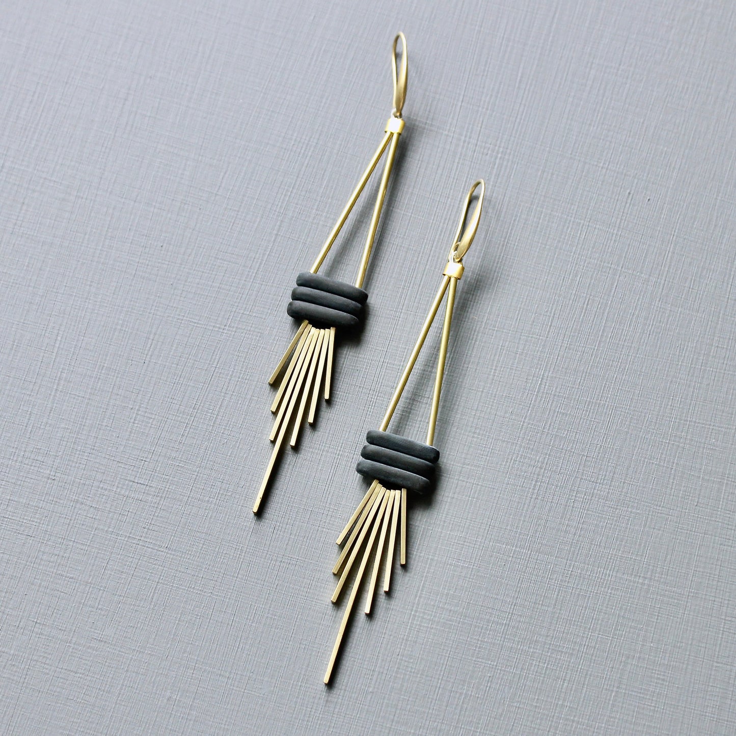 JLTE73 matte black glass geometric earrings