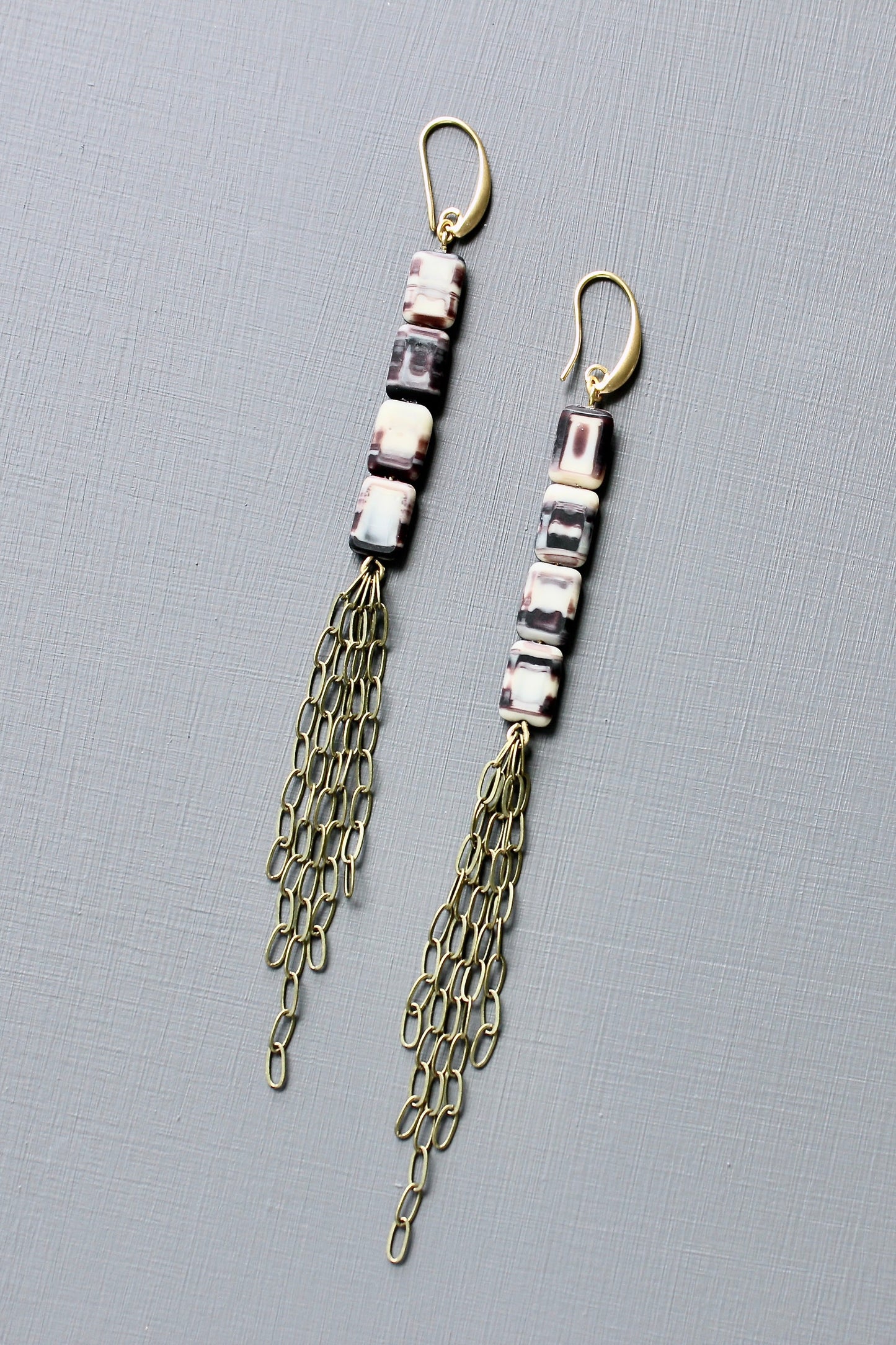 JLTE76 glass with chain shoulder duster earrings