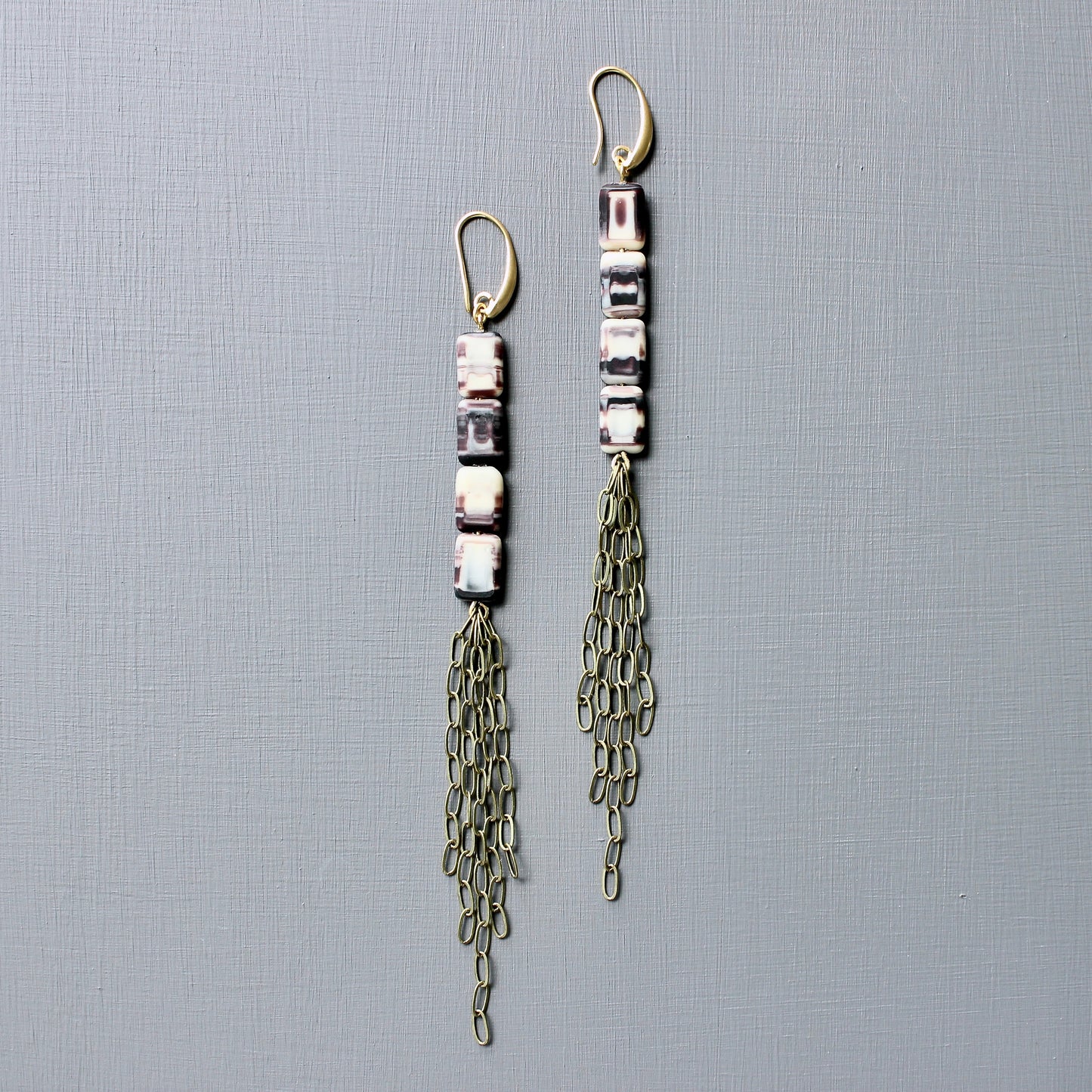 JLTE76 glass with chain shoulder duster earrings