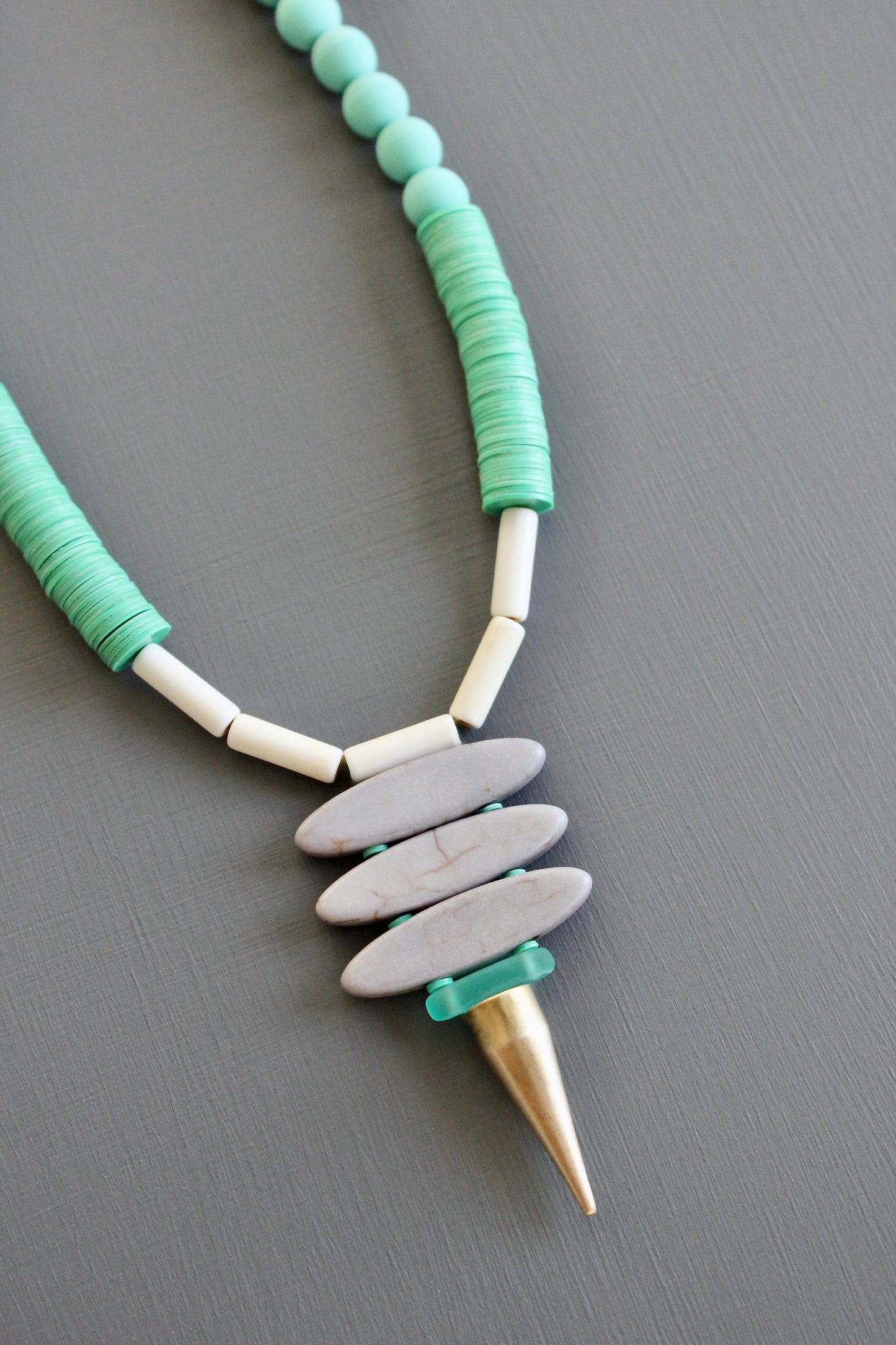 KYL226 turquoise and green pendant necklace