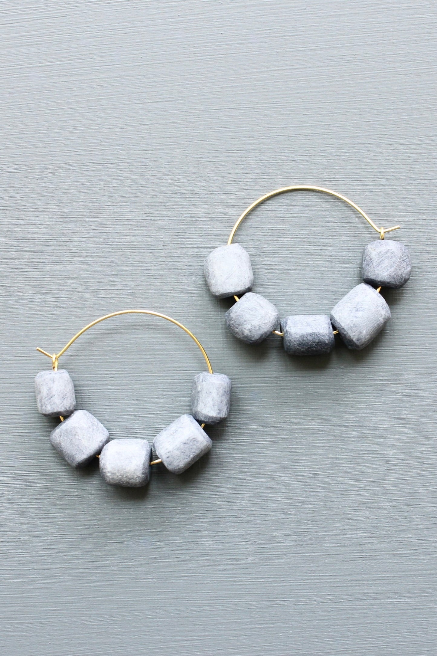 LEXE05 Purple hoop earrings