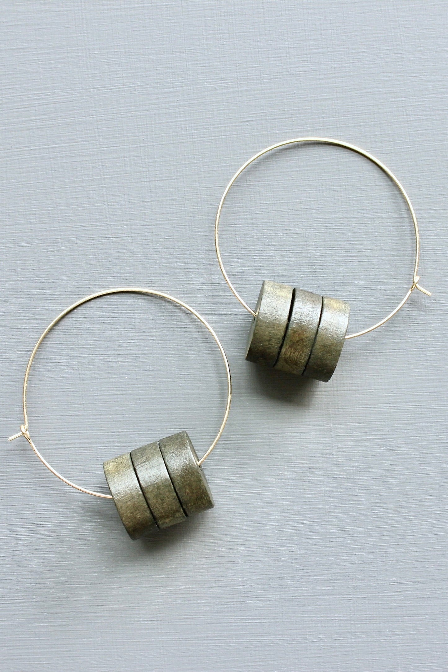 LEXE25 Geometric wood disc hoop earrings