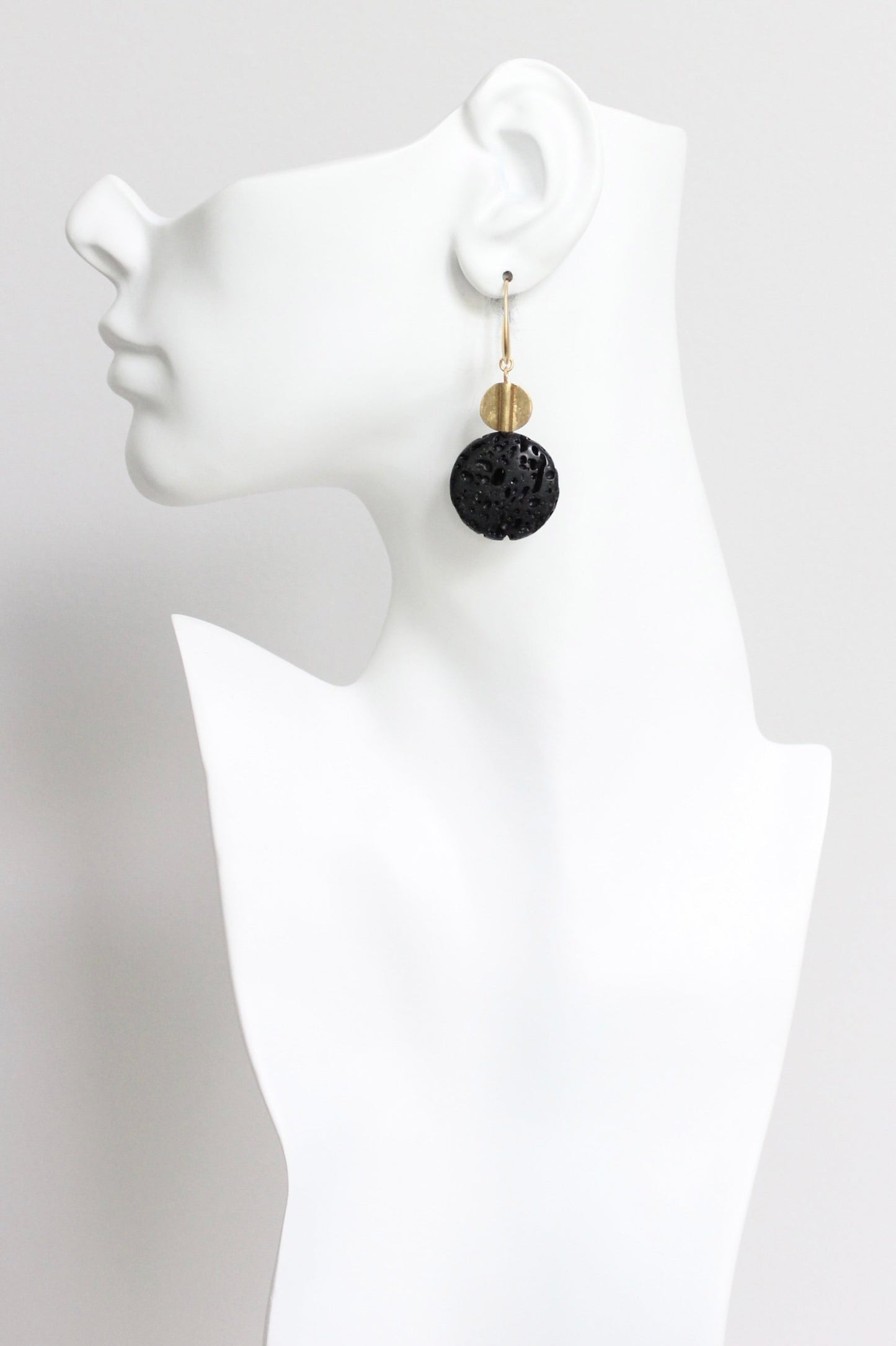 LEXE28 Black lava earrings