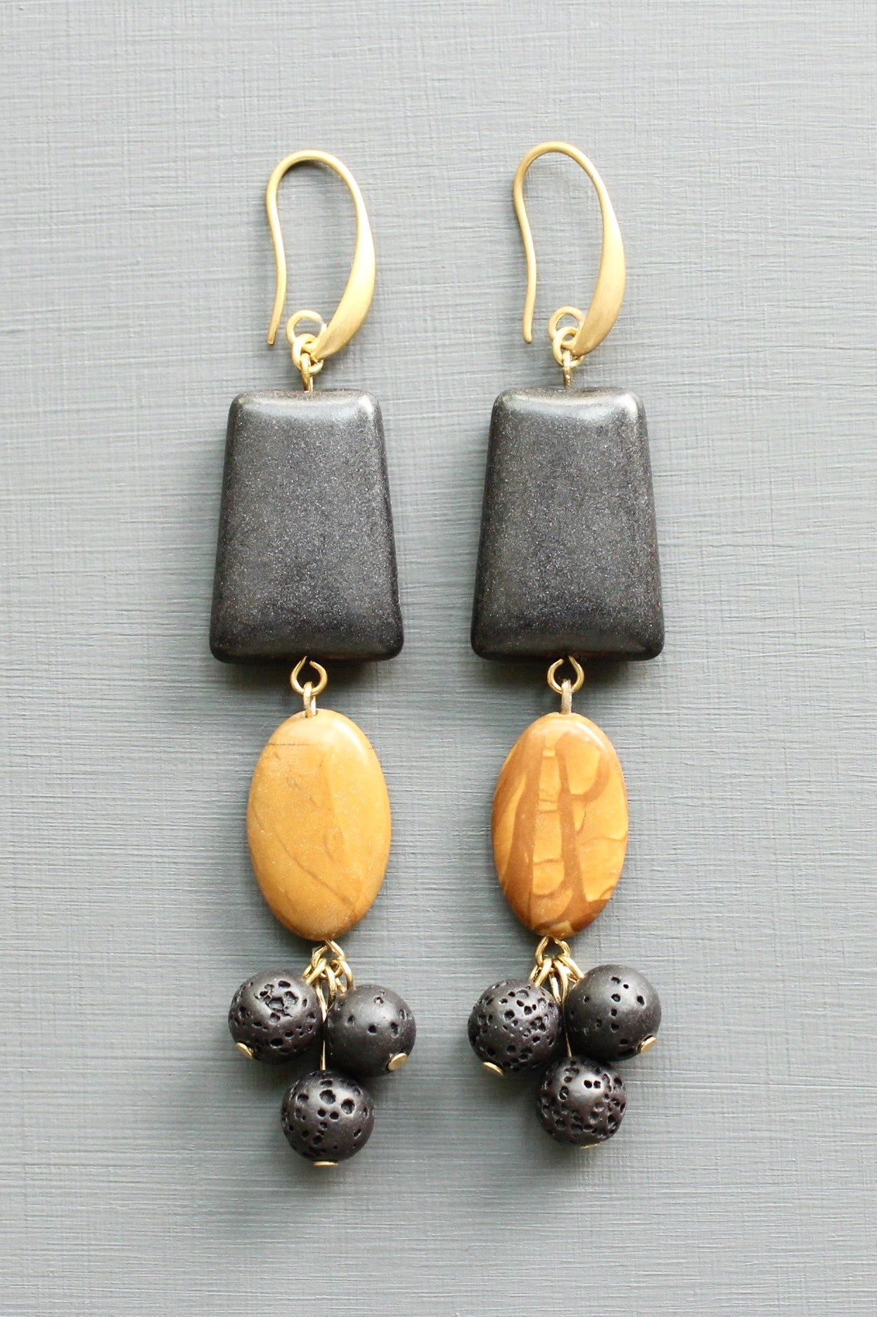LEXE54 Jet and caramel geometric cluster earrings