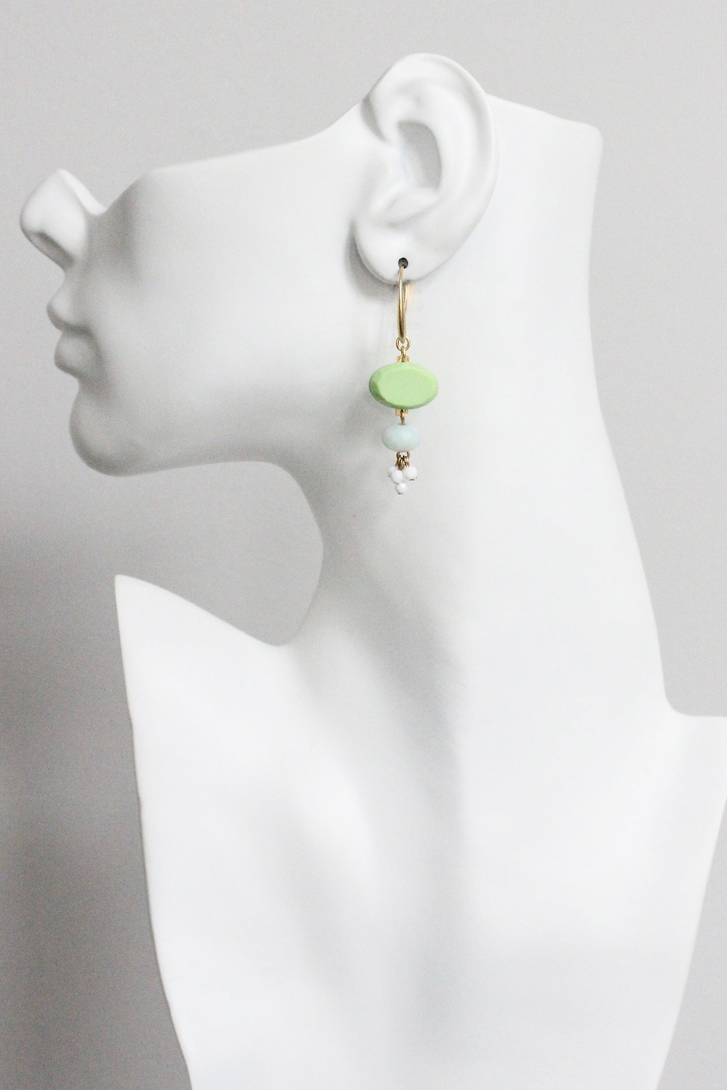 MLNE17 Vintage mint glass earrings
