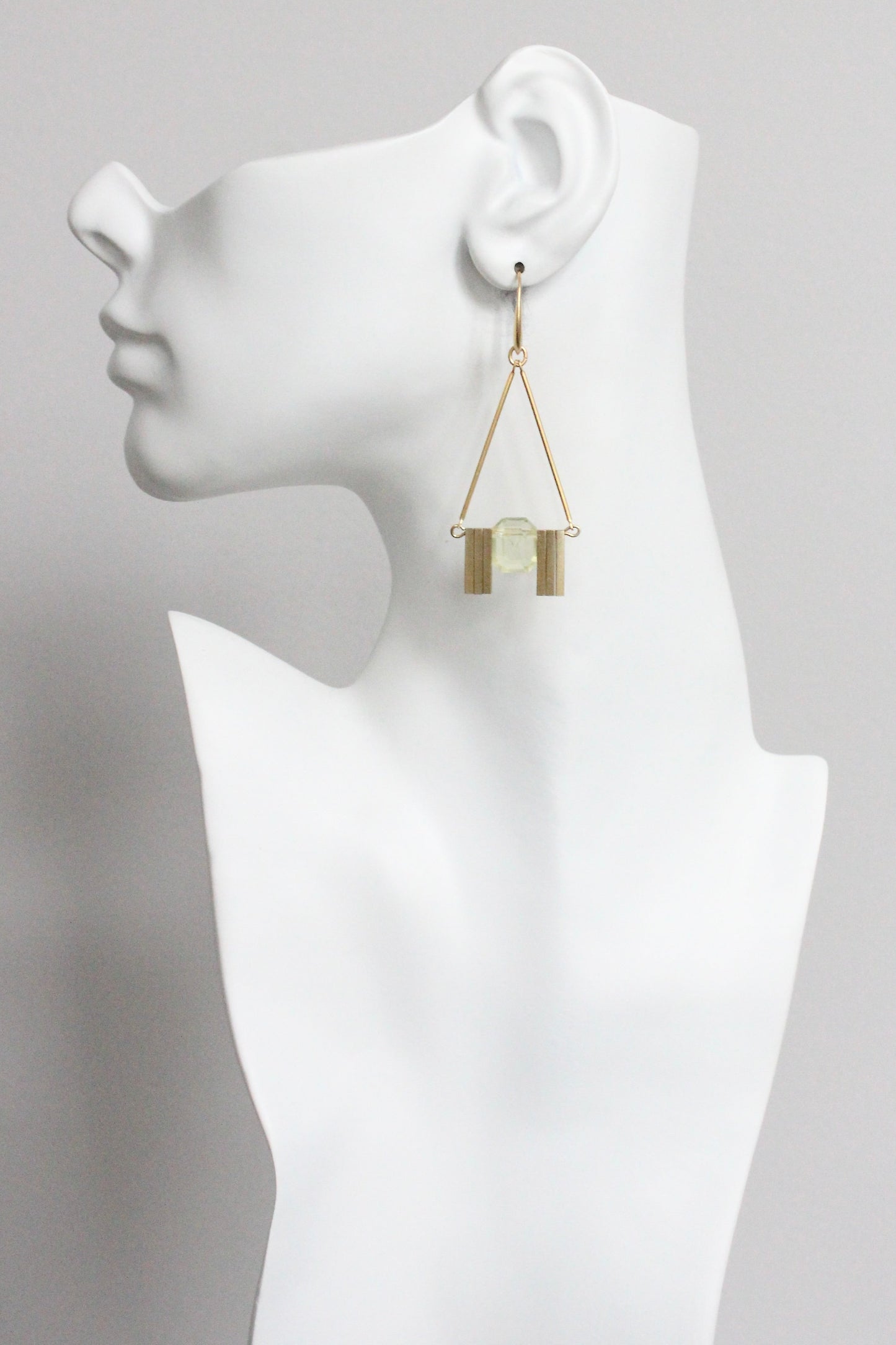 MLNE37 Acrylic jonquil Artdeco earrings