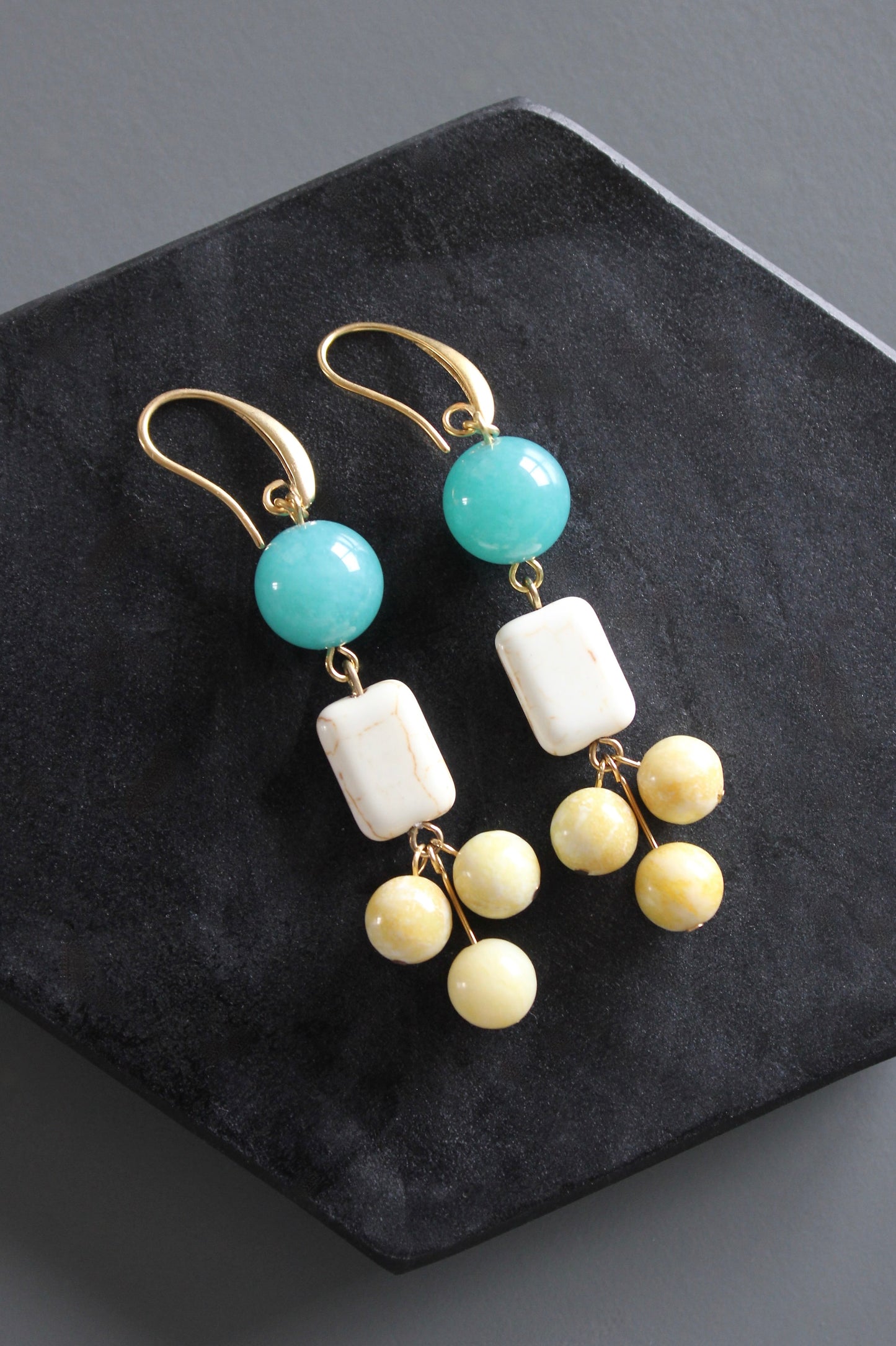 MLNE41 Amazonite and lemon jade cluster earrings