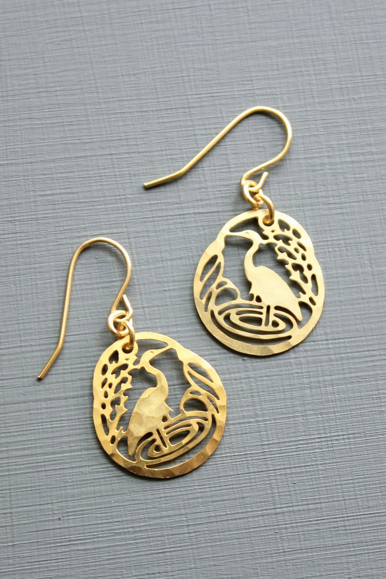 Mini egret earrings 1 inch