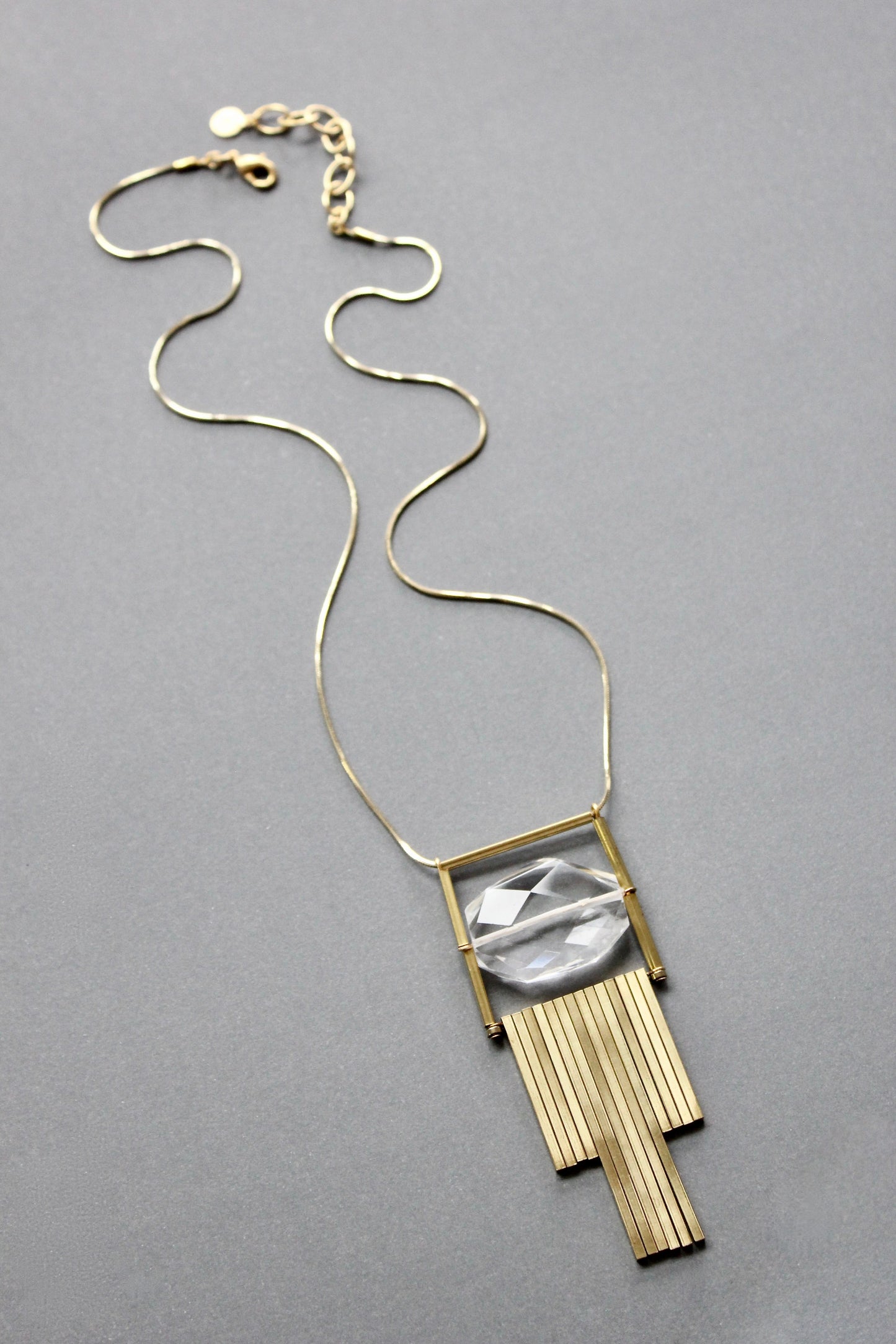 ISL1020 Quartz and brass bar necklace