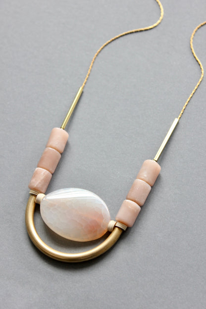 ISL222 Peach monstone and agate geometric necklace