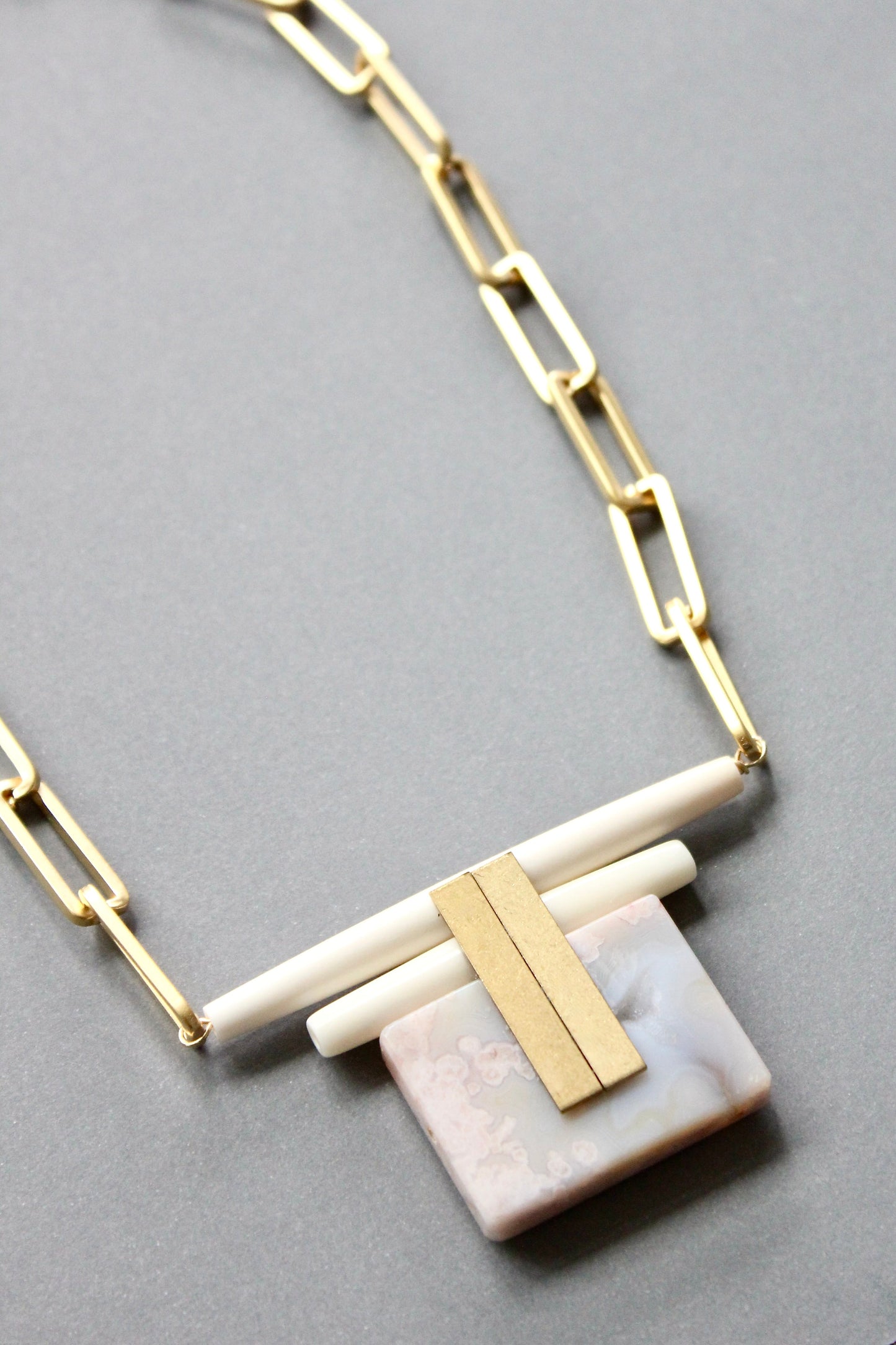ISL319 Artdeco chain and pink agate statement necklace