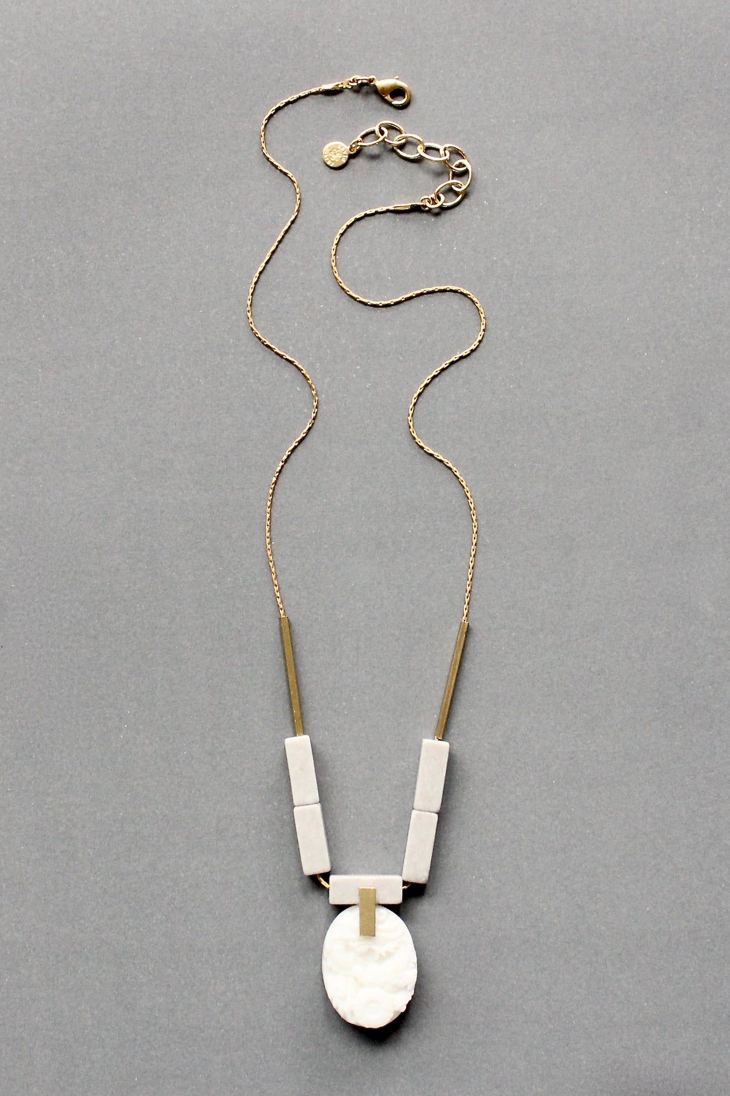 ISL320 Carved white jade geometric pendant necklace