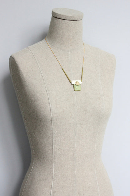ISL420 White and green stone geometric pendant necklace
