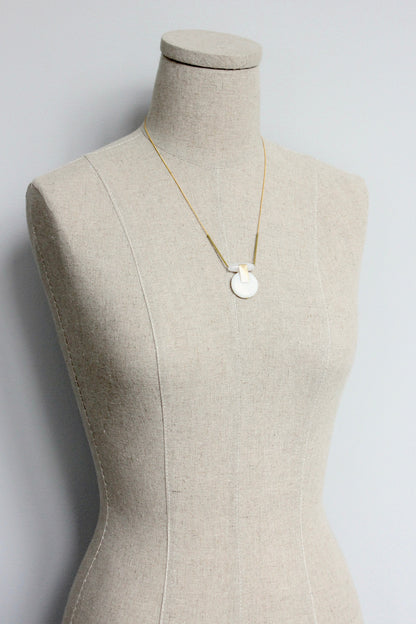 ISL620 white stone geometric necklace