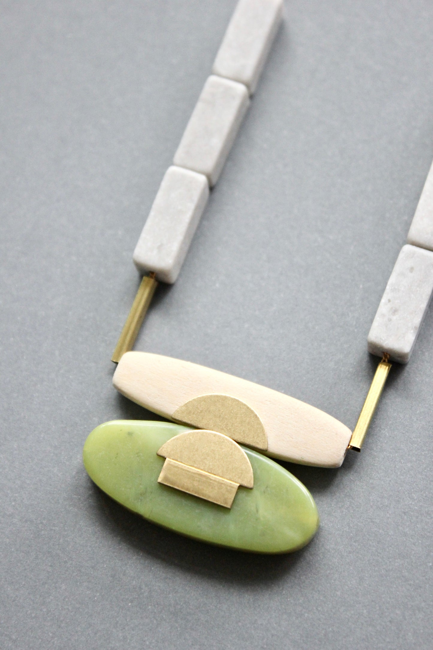 ISL720 Jade and wood Artdeco pendant necklace