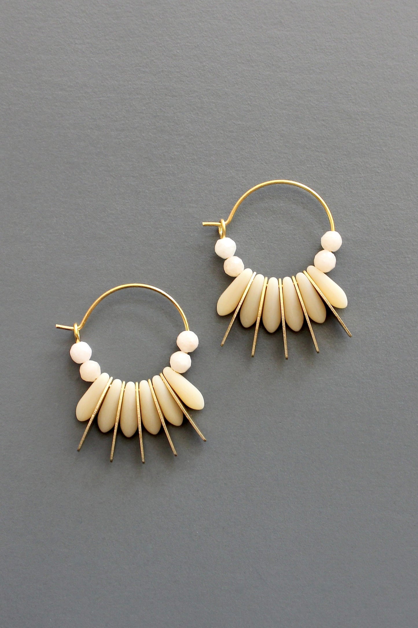 ISLE03 Mini matte cream colored hoop earrings