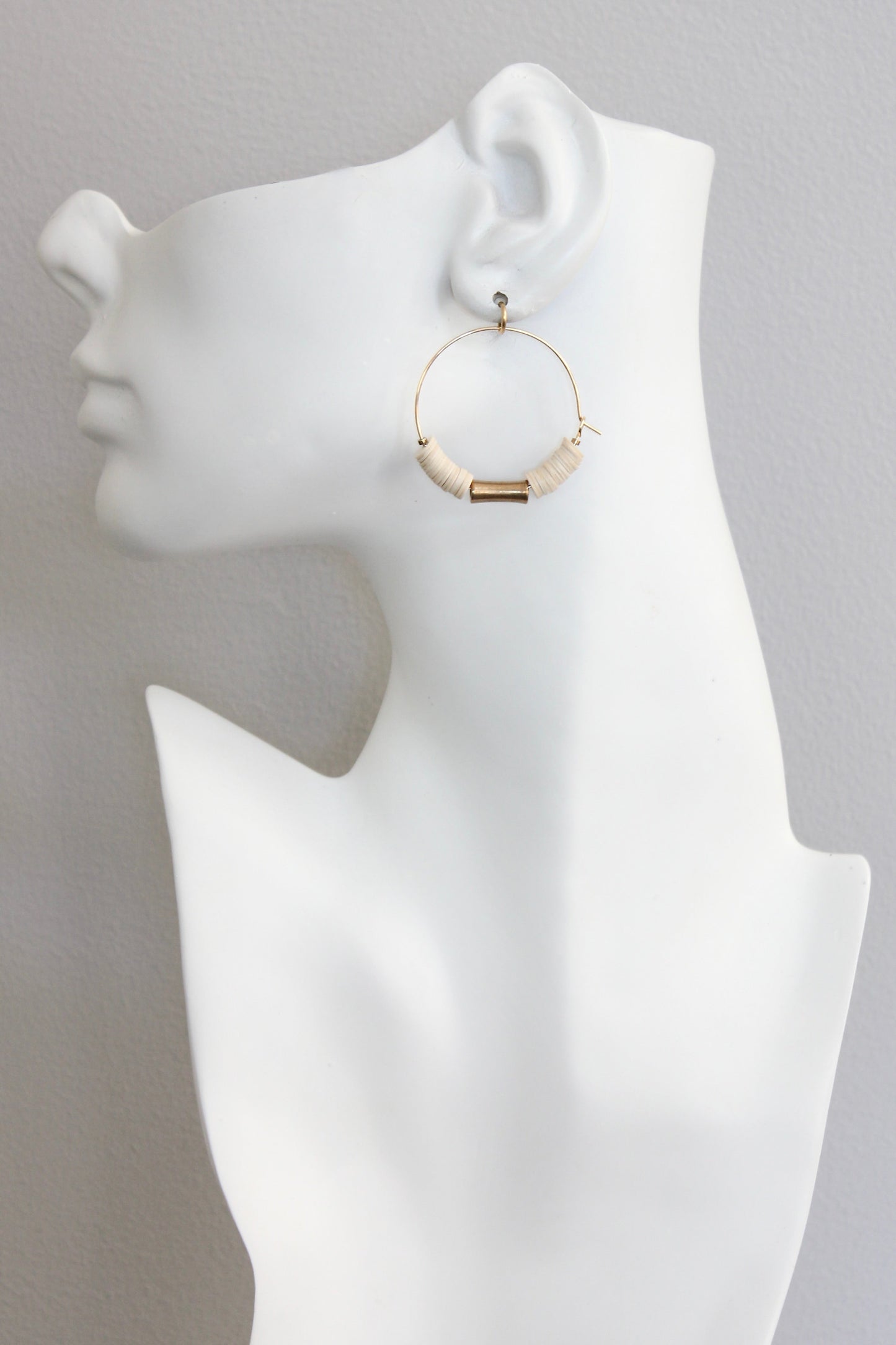 ISLE04 Beige vinyl hoop earrings