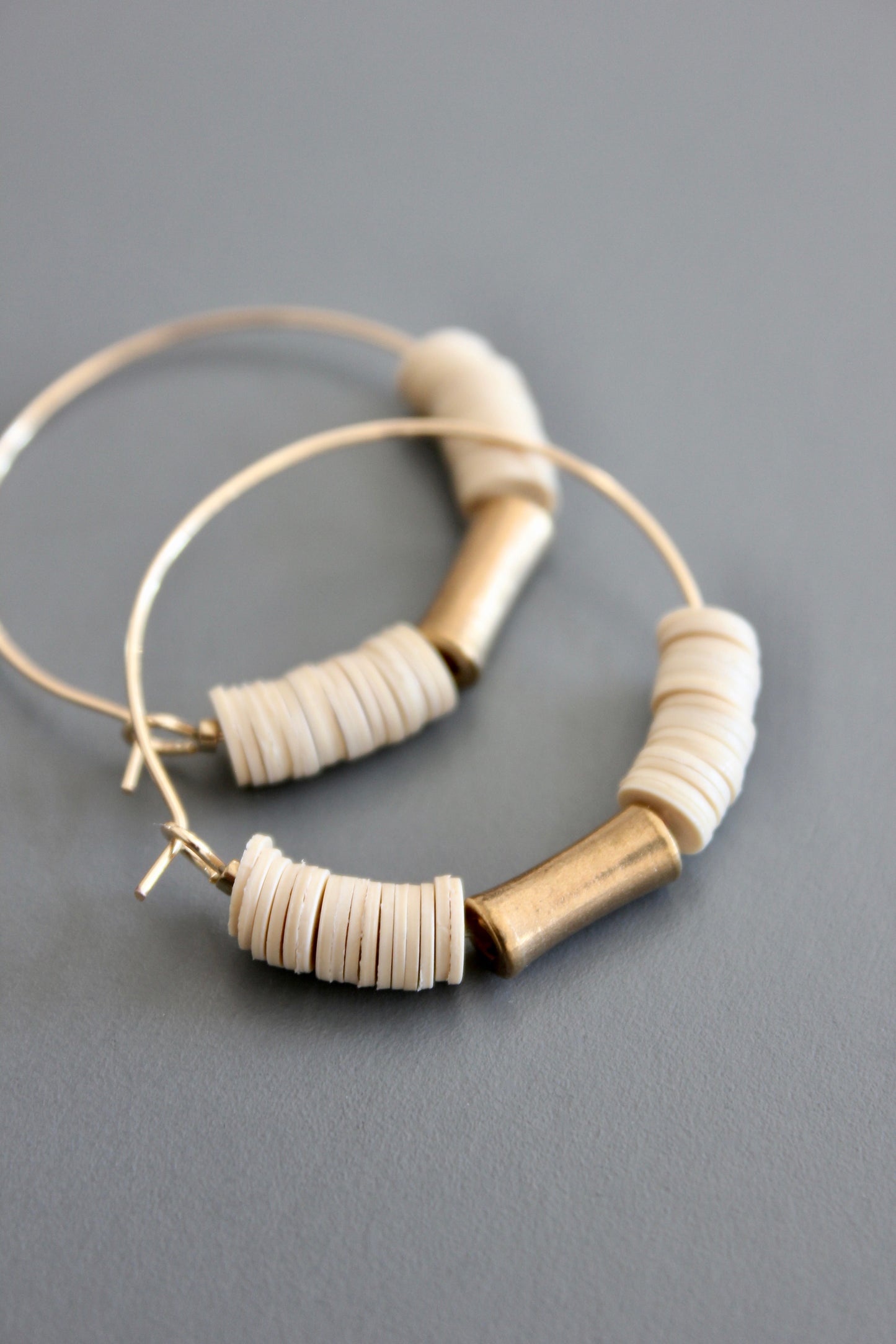 ISLE04 Beige vinyl hoop earrings