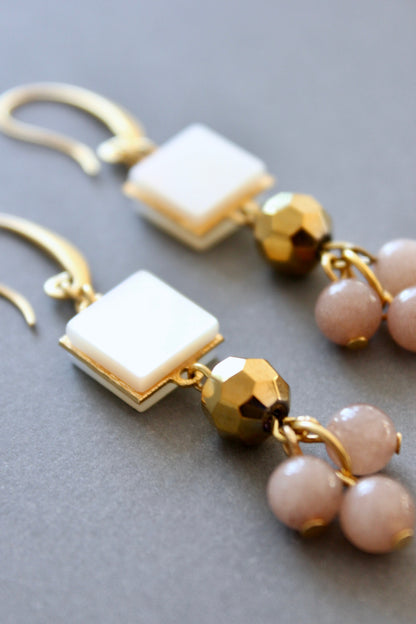 ISLE28 Mother-of-pearl and mauve cluster earrings