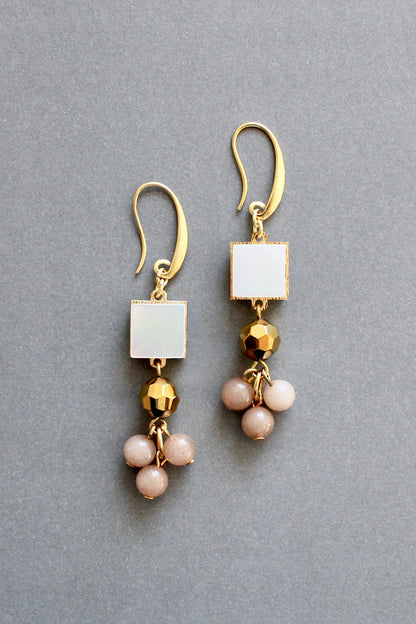 ISLE28 Mother-of-pearl and mauve cluster earrings