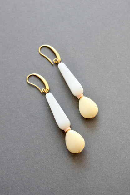 ISLE29 White and light yellow teardrop earrings