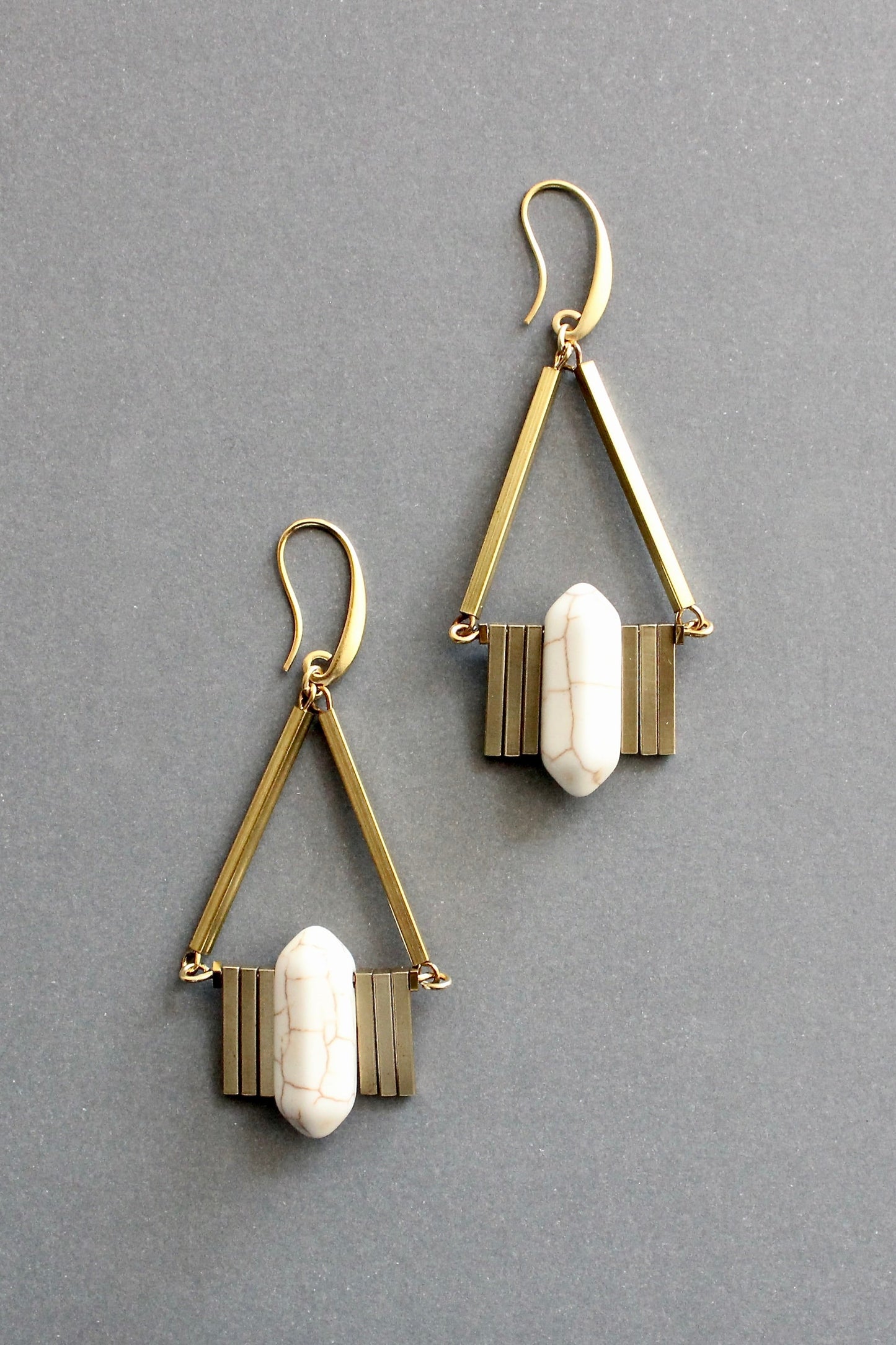 ISLE30 White and brass geometric earrings
